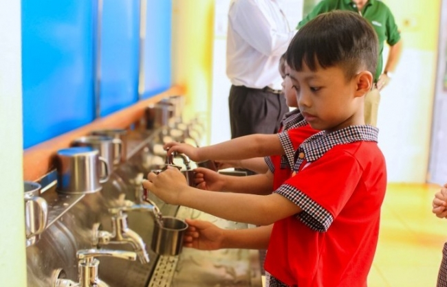Đắk Lắk: Tặng hệ thống lọc nước sạch cho 3 trường vùng đồng bào dân tộc thiểu số