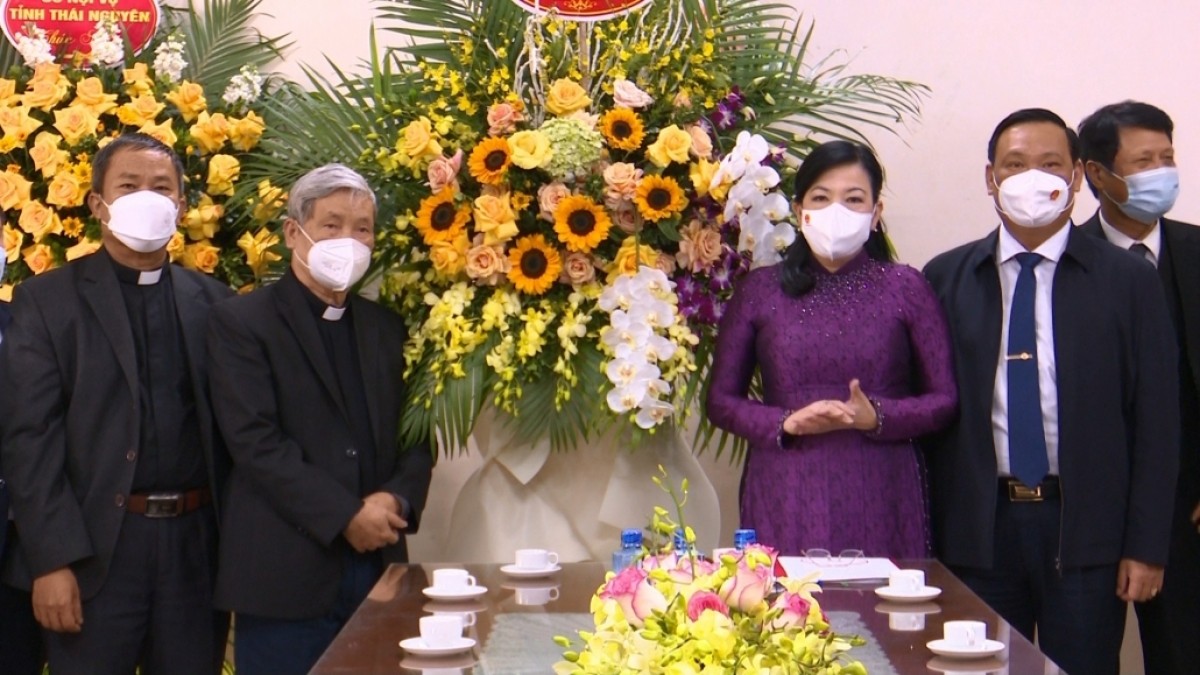 Lãnh đạo tỉnh Thái Nguyên thăm, chúc mừng các tổ chức, cá nhân Công giáo và đạo Tin lành.