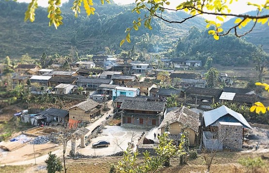 ha giang nguoi lo lo chai phat len nho kinh doanh homestay
