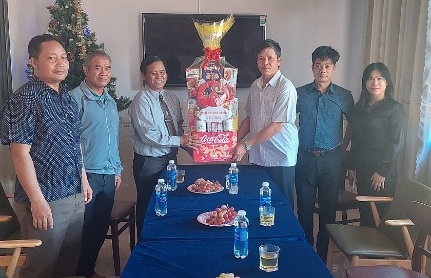 Ủy ban MTTQ Việt Nam tỉnh Gia Lai chúc mừng đồng bào công giáo nhân dịp Giáng sinh