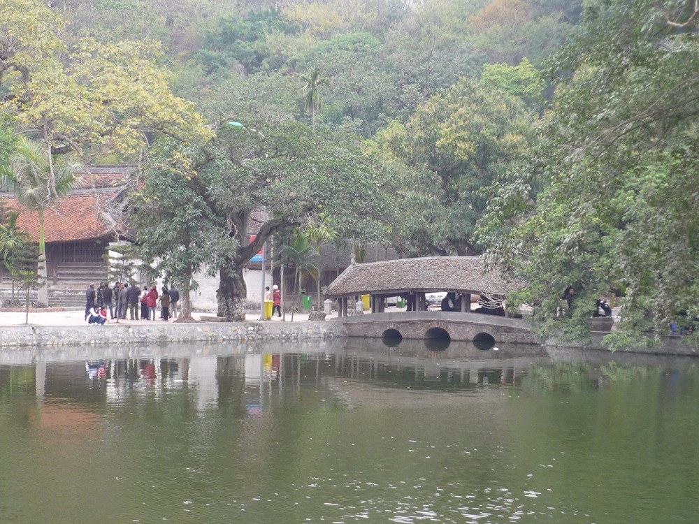 Ghé thăm ngôi chùa linh thiêng và cổ kính ngay ngoại thành Hà Nội