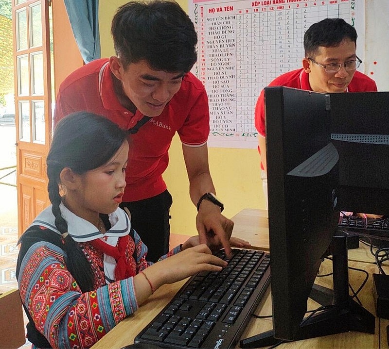 Tỉnh Lào Cai đẩy mạnh hỗ trợ đồng bào dân tộc thiểu số ứng dụng công nghệ thông tin