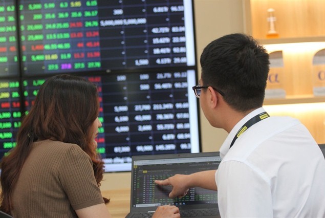 Chứng khoán ngày 23/4: Sắc xanh lan tỏa, VN-Index tăng điểm tốt