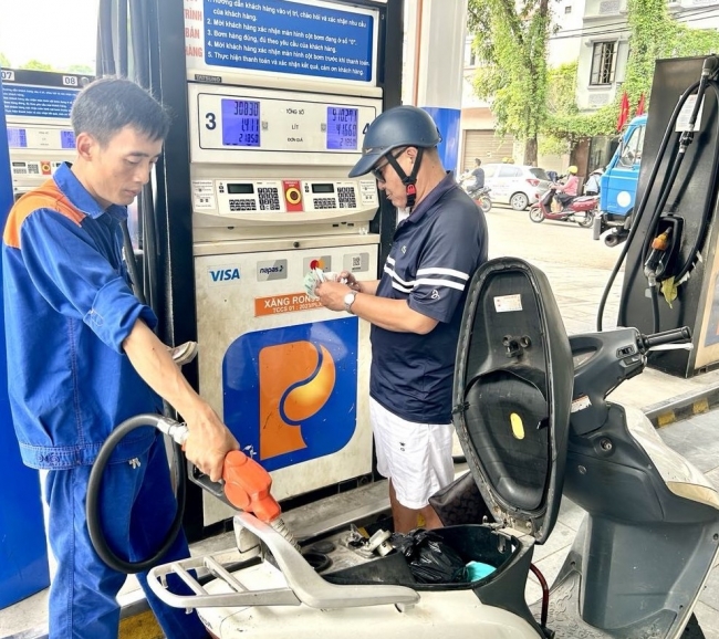 Nhiều điểm tác động đến thương nhân trong dự thảo Nghị định mới về kinh doanh xăng dầu