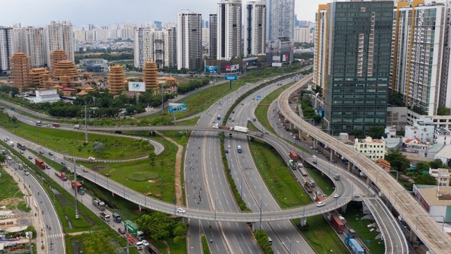 Giải pháp nào giúp TP. Hồ Chí Minh tăng trưởng 2 con số trong năm 2025