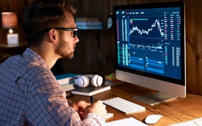 Khối ngoại bán mạnh cổ phiếu FPT, thu về 1.660 tỷ đồng chỉ trong tuần đầu tháng 3