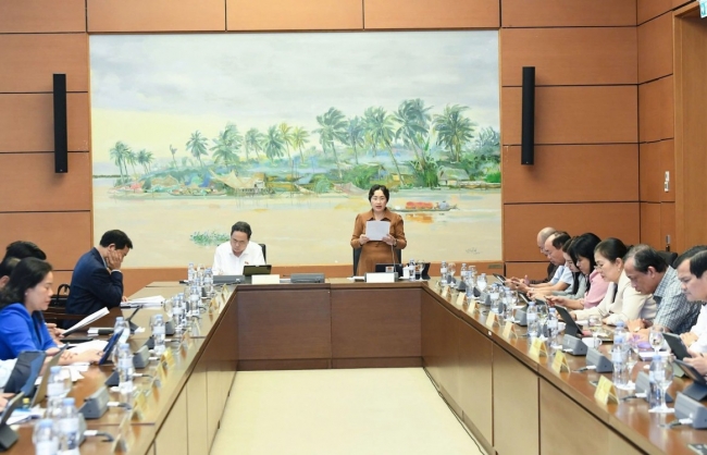 Cần tạo điều kiện để báo chí chính thống cạnh tranh lành mạnh