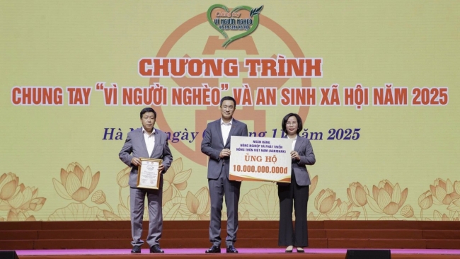 Agribank ủng hộ 10 tỷ đồng chung tay “Vì người nghèo” và an sinh xã hội thành phố Hà Nội