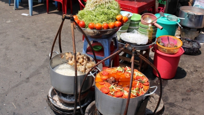 Bộ Y tế yêu cầu bảo đảm an toàn thực phẩm trong kinh doanh thức ăn đường phố