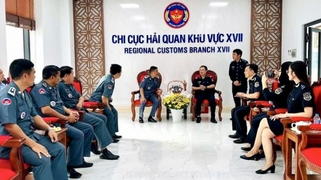 Hải quan Campuchia và Hải quan khu vực XVII thúc đẩy phối hợp chống buôn lậu