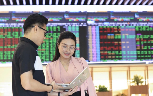 Chứng khoán phái sinh ngày 3/6: Thanh khoản hồi phục, chênh lệch âm mở rộng