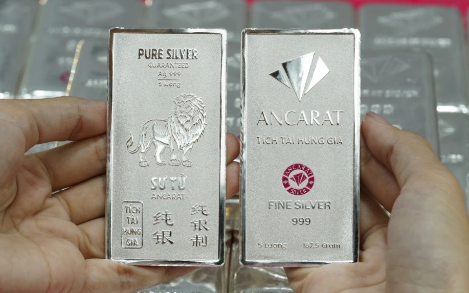 Ngày 19/4: Giá bạc thế giới bật tăng mạnh