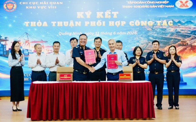 Hải quan khu vực VIII đẩy mạnh hợp tác với TKV và cộng đồng doanh nghiệp Quảng Ninh