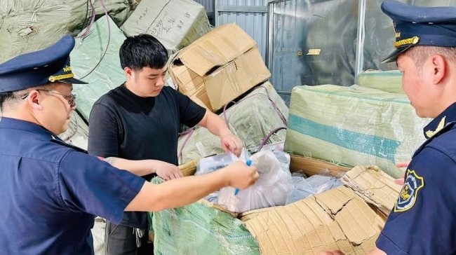 Tháo gỡ vướng mắc về địa điểm làm thủ tục hải quan với hàng hóa do doanh nghiệp chế xuất gia công