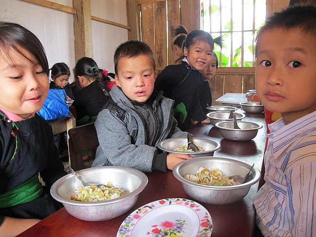Chú trọng chăm sóc dinh dưỡng cho trẻ em dân tộc thiểu số